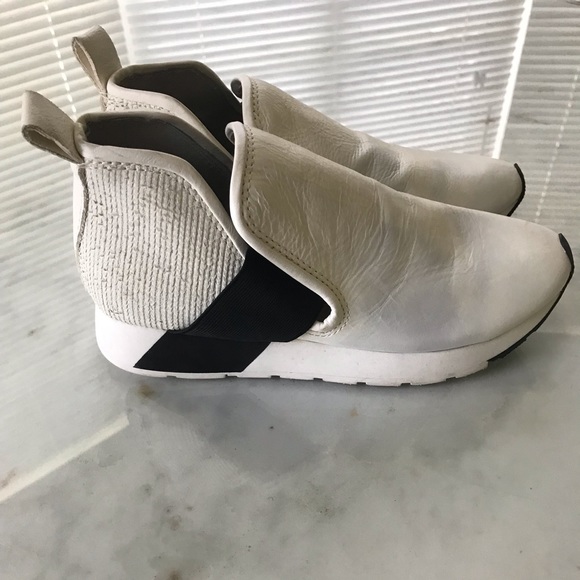 Leather sneakers - Picture 1 of 6